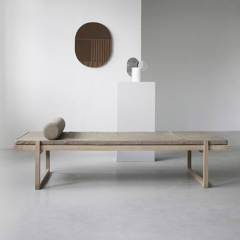 Minimal Daybed